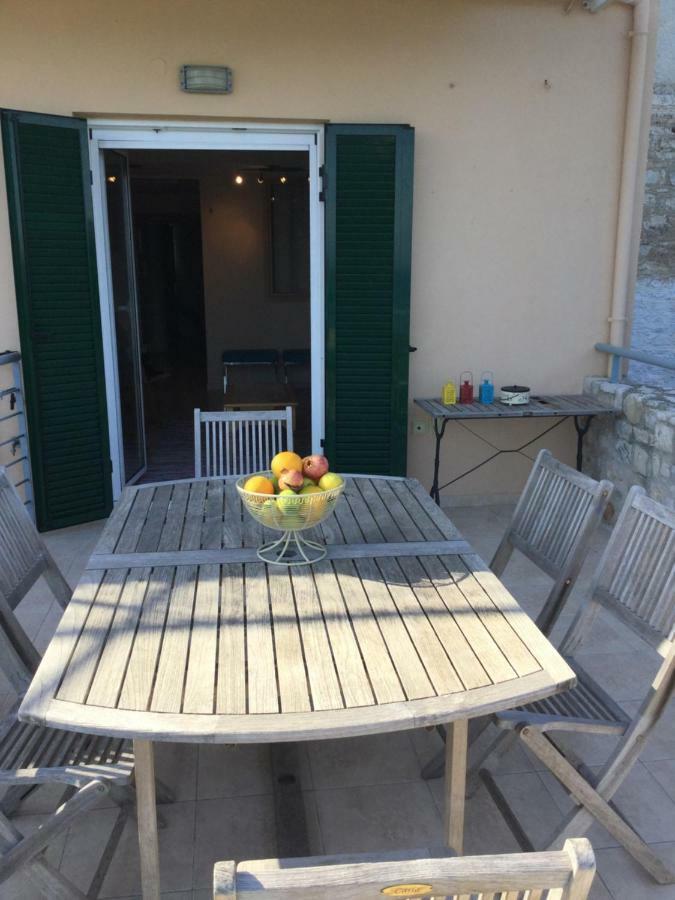 Seafront Apartment Ιι In Kiveri, Near Nafplion. מראה חיצוני תמונה